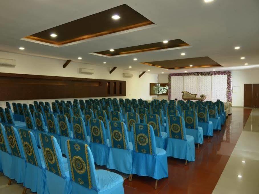 Banyan Paradise Resort Вадодара Екстер'єр фото